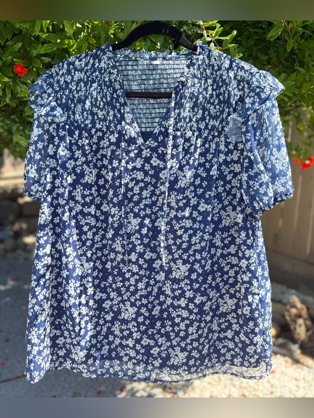 NWOT Floral Blue Women's Top neck string tie ruffle sleeves 100% polyester